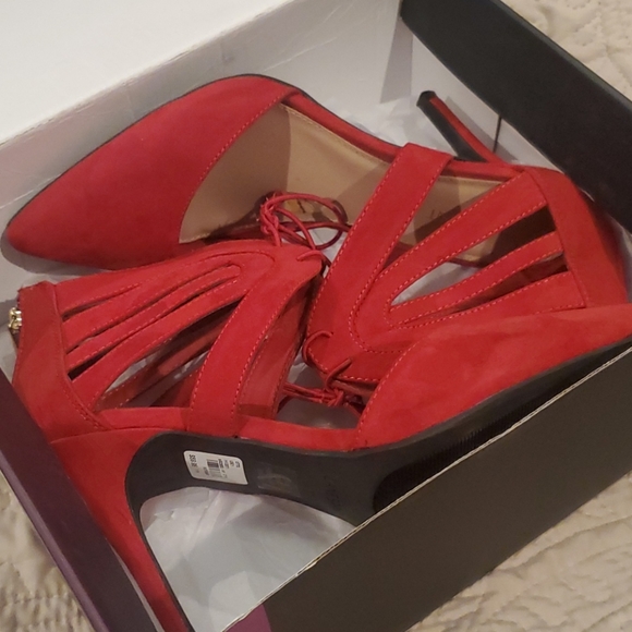 Red Heels - Picture 2 of 5